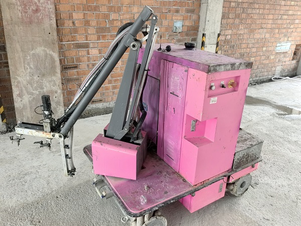 地坪漆涂機(jī)器人.jpg 地坪漆涂機(jī)器人.jpg